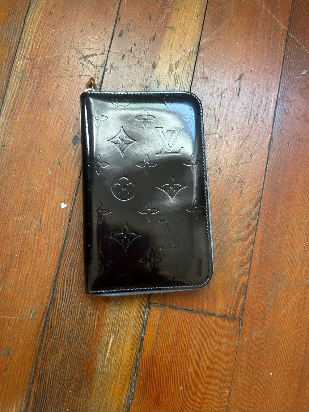 Louis Vuitton Burgundy Vernis Embossed Zippy Wallet